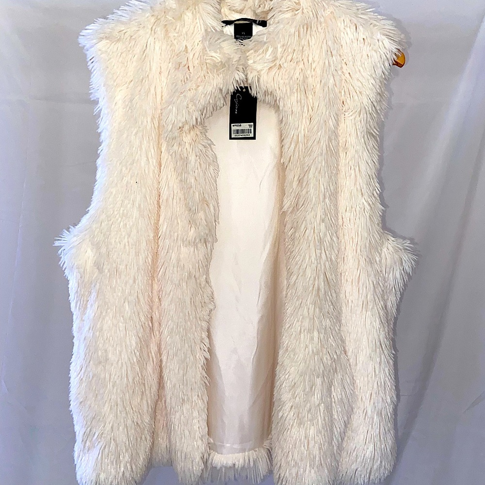 X-Large Cream Faux Fur Vest